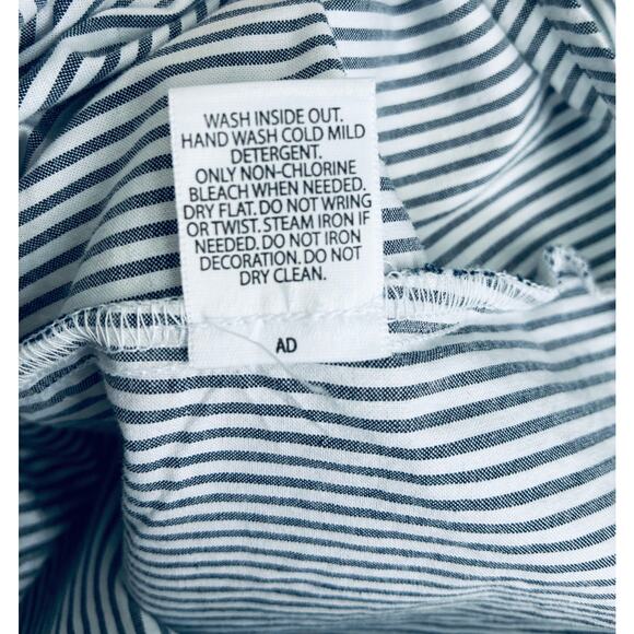 ELLE Button Up Blouse Jewel Embellished Collar Elegant Glamour Women's 6 - Picture 4 of 9